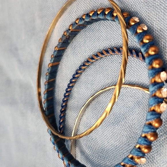 Stackable Gold & Blue Thread-Wrapped Bangle Set - Picture 2 of 4